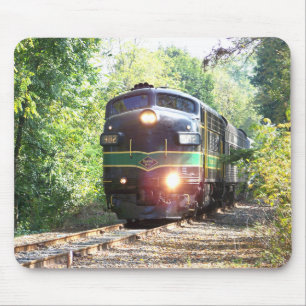 Reading Railroad Lines FP7 Diesel Locomotive 902 Mouse Pad
