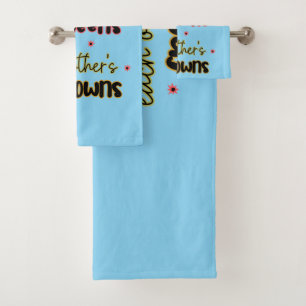 Real Queens Fix Each Other's Crowns Bath Towel Set