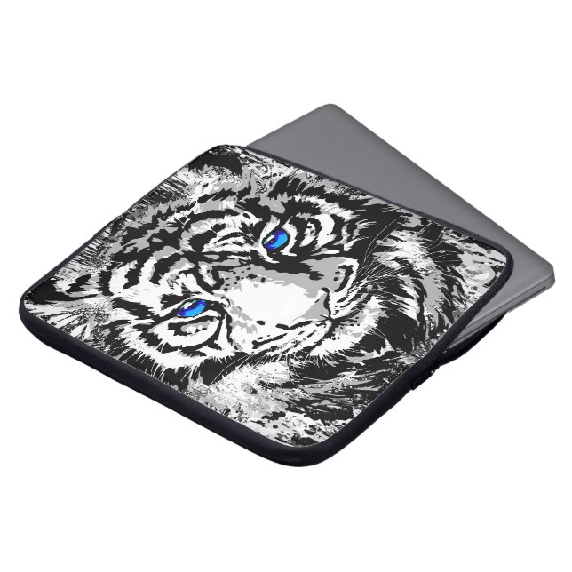 Realistic White Tiger Head - Tiger Laptop Case (Front Top)