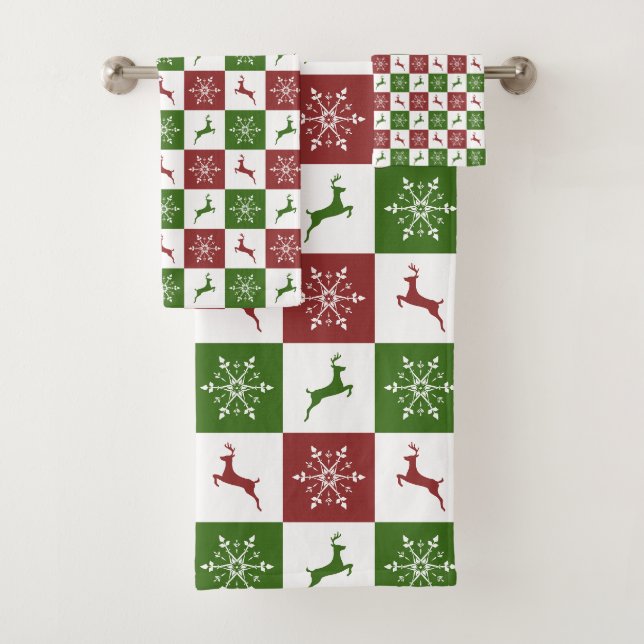 Red and Green reindeer Christmas Pattern Bath Towel Set (Insitu)