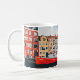 RED AND WHITE CONCRETE BUILDING COFFEE MUG