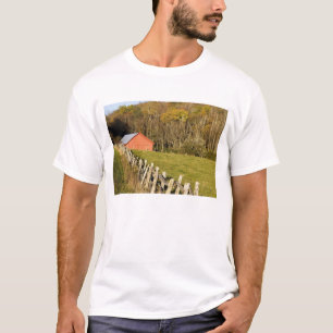 Red barn and fencerow along the Blue ridge T-Shirt
