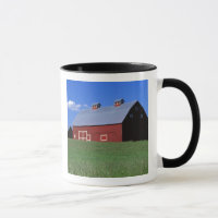 Red barn in Latah County, Idaho state PR MR)