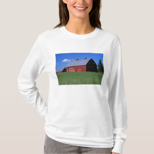 Red barn in Latah County, Idaho state PR MR) T-Shirt