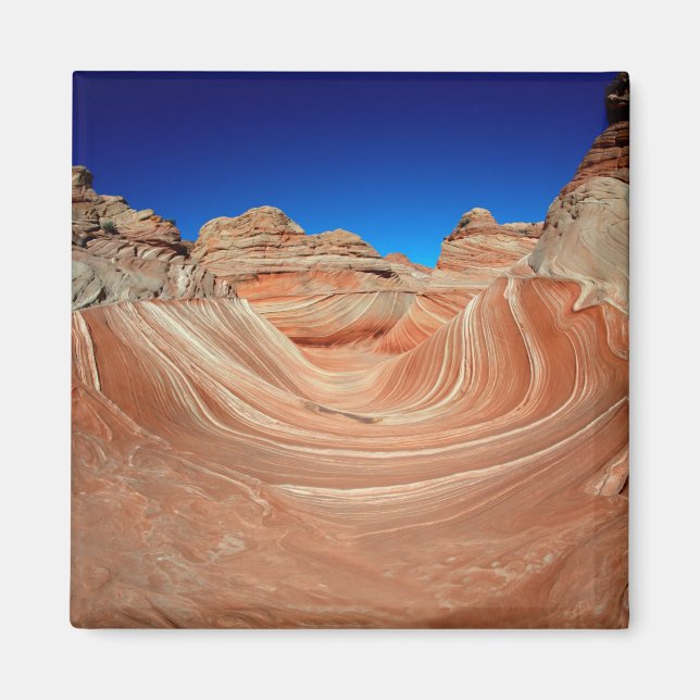 Red, Beige and yellow striping in wind  and Magnet (Front)