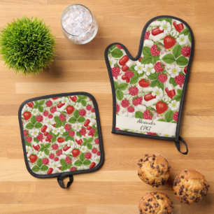 Red Berry & Pills Pharmacy Kitchen Oven Mitt & Pot Holder Set