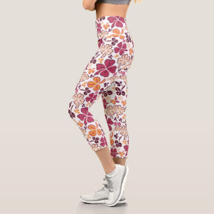 Red Clover Shamrock Pattern St. Patrick`s Day Capri Leggings