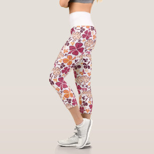 Red Clover Shamrock Pattern St. Patrick`s Day Capri Leggings