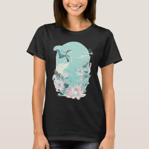 Red Crowned Crane Bird Water Lily Lotus Flower Chi T-Shirt
