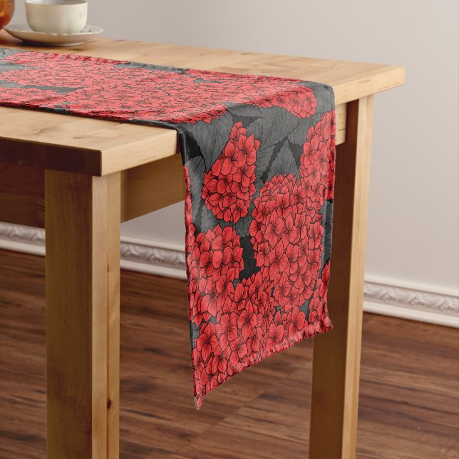 Red hydrangea short table runner (In Situ)