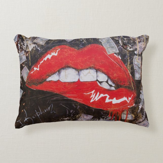 Red lips decorative cushion (Front)