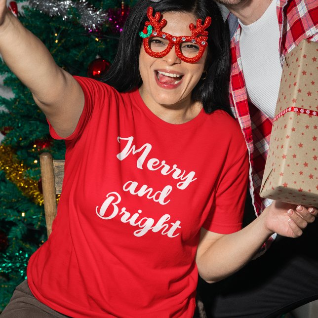 Red Merry and Bright Christmas T-Shirt (Red Merry and Bright Christmas T-Shirt
)