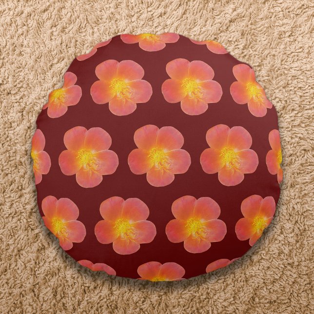 Red Moss Rose Flower Seamless Pattern on Round Cushion (Red Moss Rose flower seamless pattern on round throw pillow.)