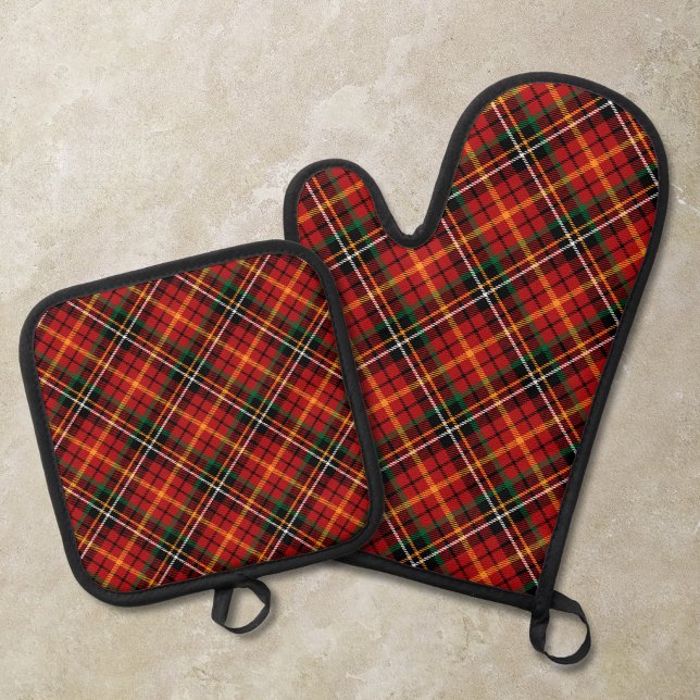 Red Plaid Oven Mitt & Pot Holder Set (Creator Uploaded)