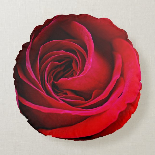 Red Rose Round Throw Pillow (Front)