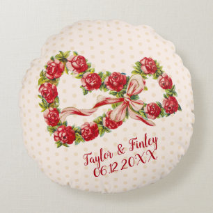 Red Roses Floral Heart Wreath Elegant Cute Vintage Round Cushion