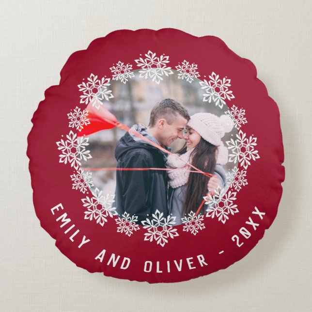 Red Snowflake Frame Couple Keepsake Photo Round Cushion (Front)