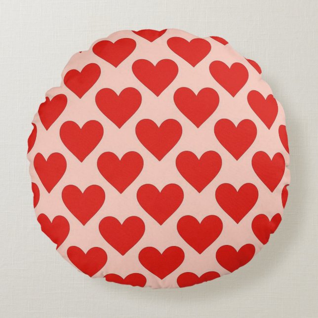 Red, traditional Valentine's day heart Round Cushion (Front)