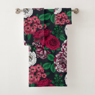 Red, white and bi-colour roses with green leaves o bath towel set