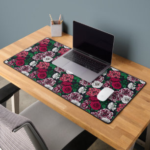 Red, white and bi-colour roses with green leaves o desk mat