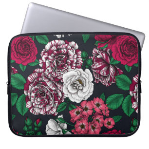 Red, white and bi-colour roses with green leaves o laptop sleeve