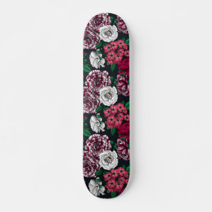 Red, white and bi-colour roses with green leaves o skateboard