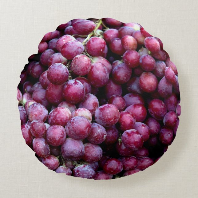 Red Wine Grapes: Luscious Background. Round Cushion (Front)