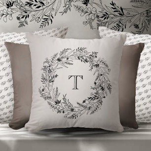 Refined minimalist leafy circle letter T Cushion