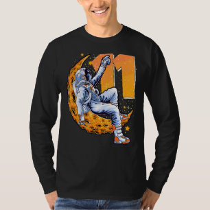 Relaxed Astronaut 11st Birthday Boy Girl 11 Years  T-Shirt