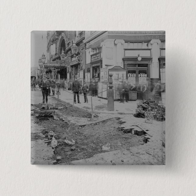 Removing the cobblestones 15 cm square badge (Front)