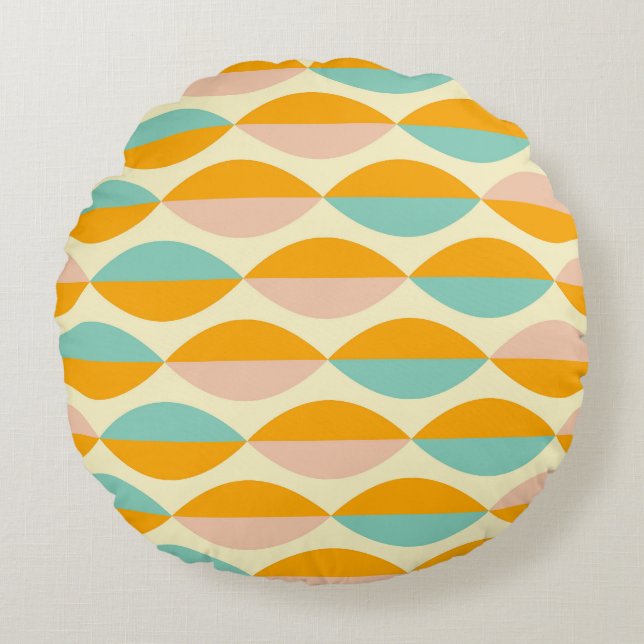 Repeating geometric pattern in beige background round cushion (Front)
