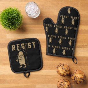 Resist Penguin Activism Graphic Design Vintage Oven Mitt & Pot Holder Set