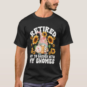 Retiret Sewing Mum Gnome For Retired Grandma T-Shirt