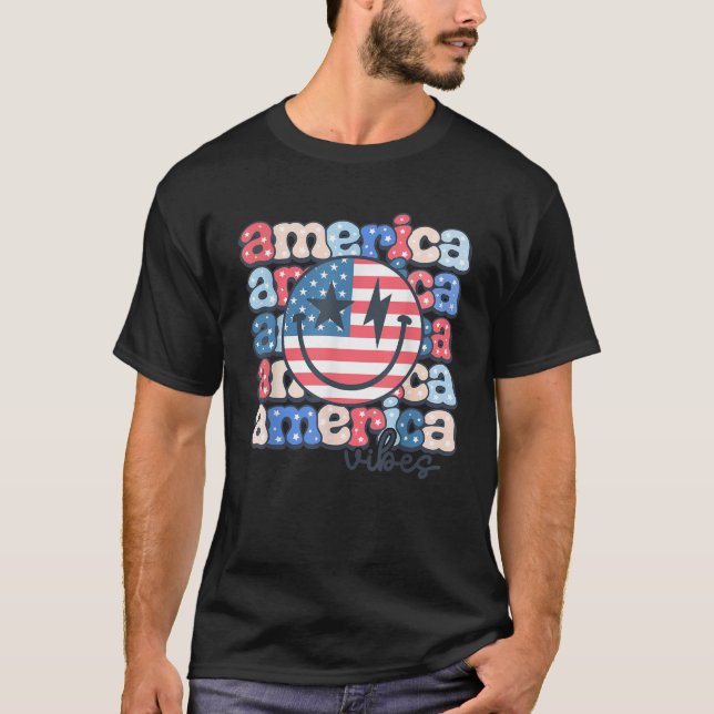 Retro 4th Of July America Vibes Groovy Smile Patri T-Shirt (Front)