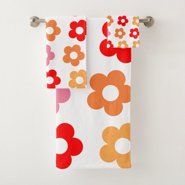 Retro 60s 70s flowers hippie bath towel set (Insitu)