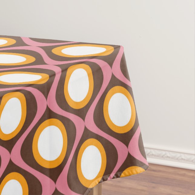 Retro 70s circular wavy pattern tablecloth (In Situ)