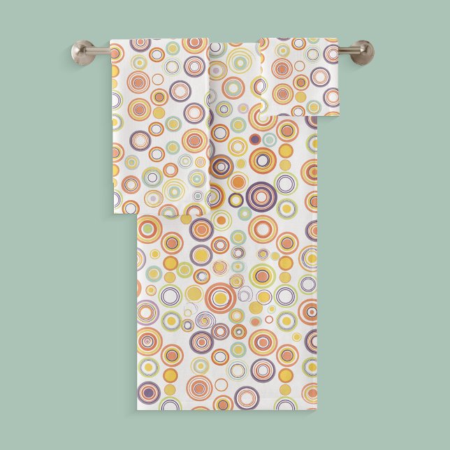 Retro Autumn Circles Bath Towel Set (Retro Autumn Circles bath towel set. Bath towel, hand towel, and washcloth.)