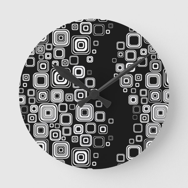 Retro black and white squares round clock (Front)