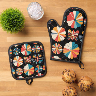 Retro Black Rainbow geometric Flowers Pattern Oven Mitt & Pot Holder Set