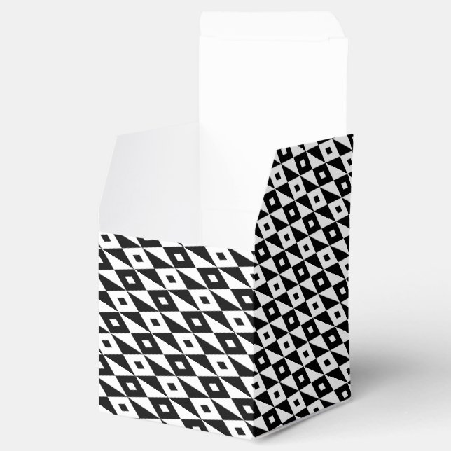 Retro Black White Diamond Shape Modern Pattern Favour Box (Opened)