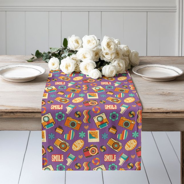 Retro Bloom Runner 70s Pastel Table Magic (Retro Bloom Runner 70s Pastel Table Magic)