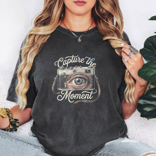 Retro Camera Eye Capture The Moment Design T-Shirt