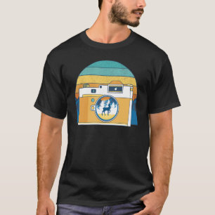 Retro Camera With A Deer And Mountains Photographe T-Shirt