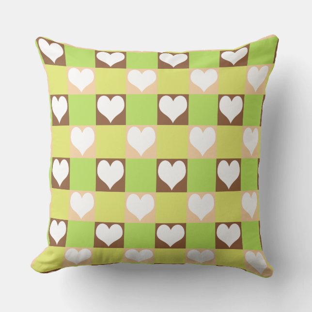 Retro Chequerboard Heart Pattern Cushion (Front)