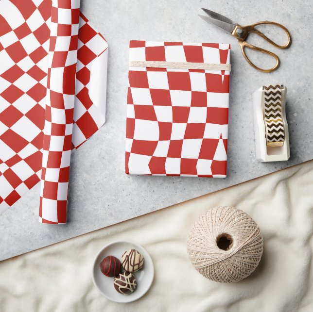 Retro Circus 70s trippy red wavy checkered Pattern Wrapping Paper (Crafts)