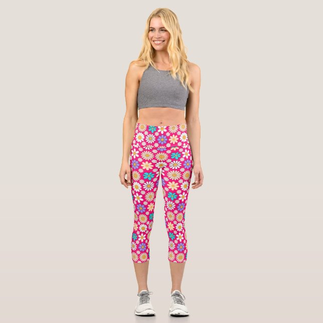 Retro Daisy Pattern Simple.01. B Pink BG Capri Leggings (Front)