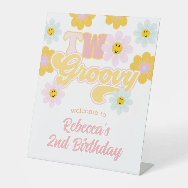 Retro Daisy Two Groovy Birthday Welcome Sign (Front)