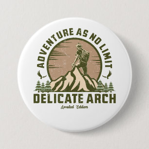 Retro Delicate Arch Hike Sunset T-Shirt 7.5 Cm Round Badge