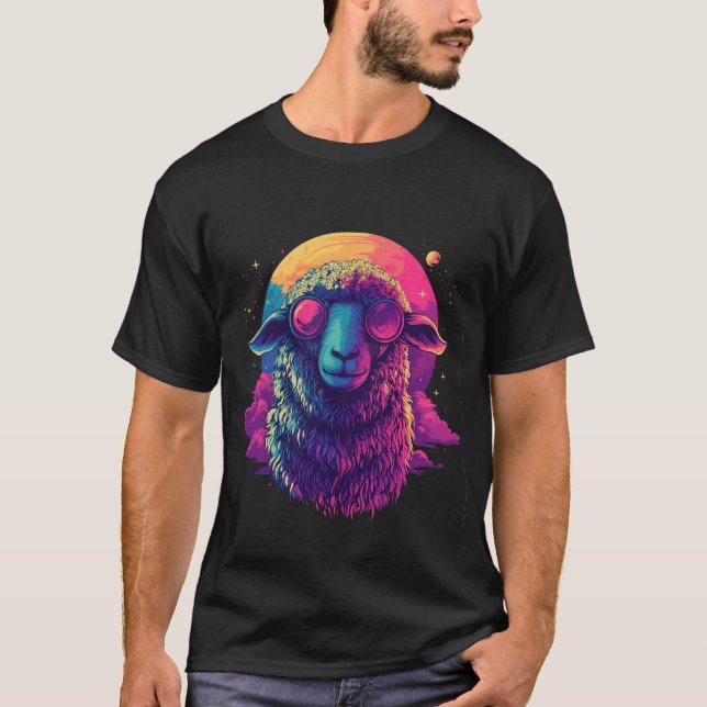 retro-design space sheep T-Shirt (Front)