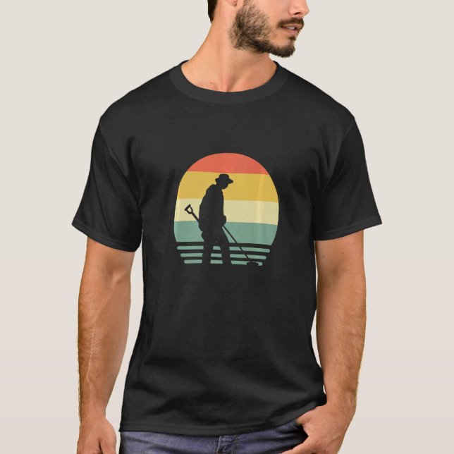 Retro Dirt Fishing Metal Detecting For Men T-Shirt (Front)